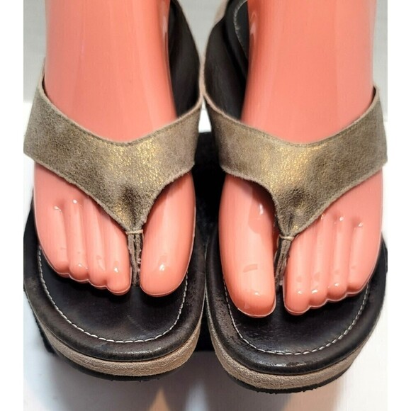 Donald J Pliner Leather Wedges Made in Italy - Size 8 - Picture 6 of 11